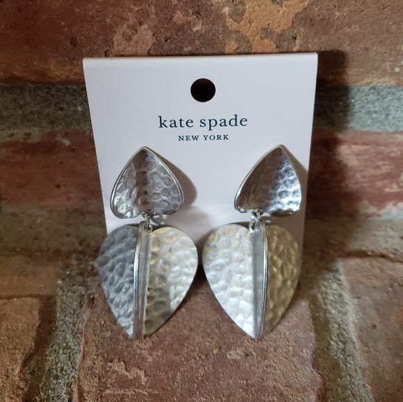 NWT Kate Spade Metal Petal Drop Silver Earrings - Picture 1 of 4